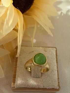 Roxanne Assoulin Gold-Plated Ring with Green Jade Stone - Sz 7  NEW ARRIVAL
